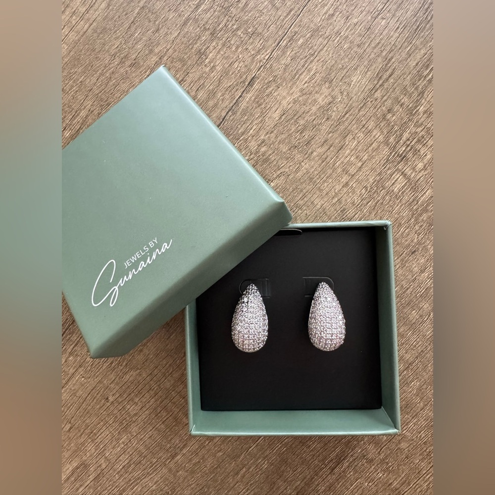 Jewels by Sunaina Narnia Studs